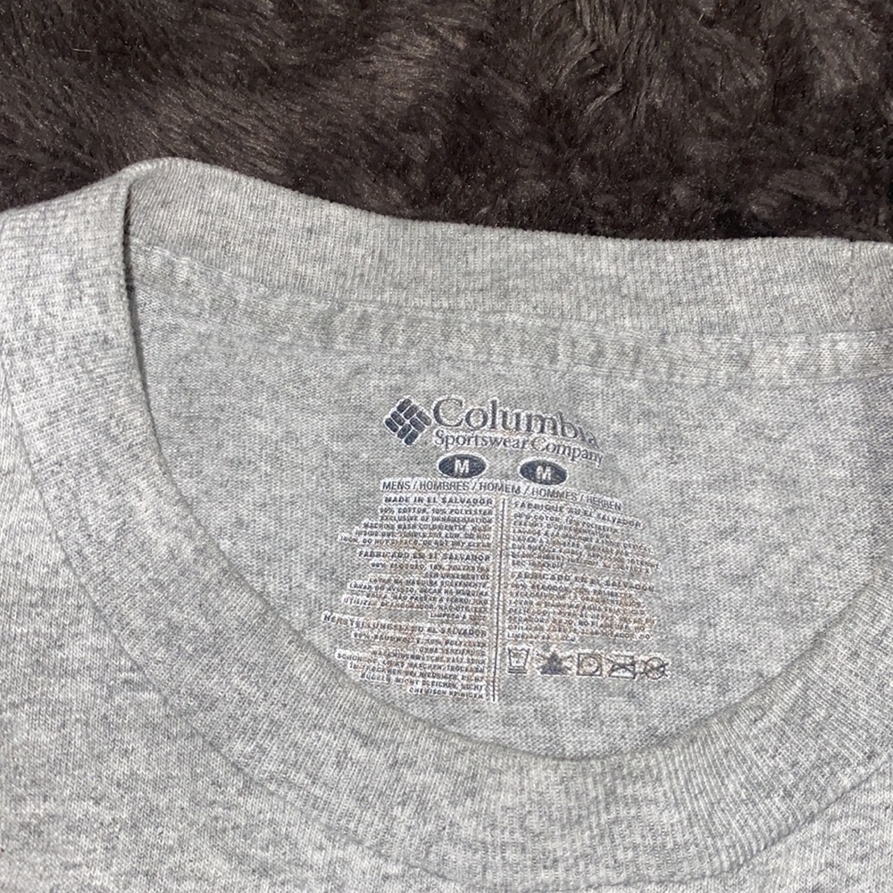 🎱Grey Columbia t-shirt! - Picture 5 of 7